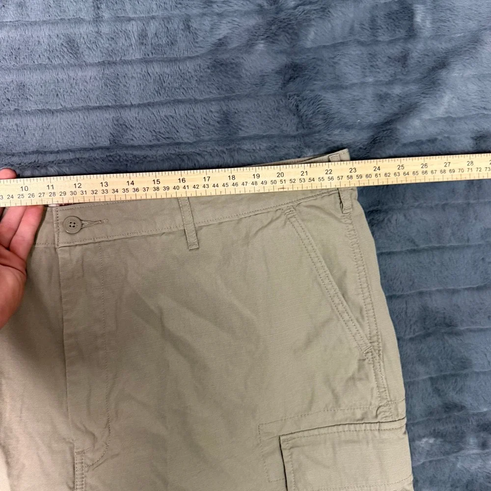 Levi Strauss & Co Mens Khaki Ripstop Cargo Shorts Tan W46 WaterLess 24878-0008